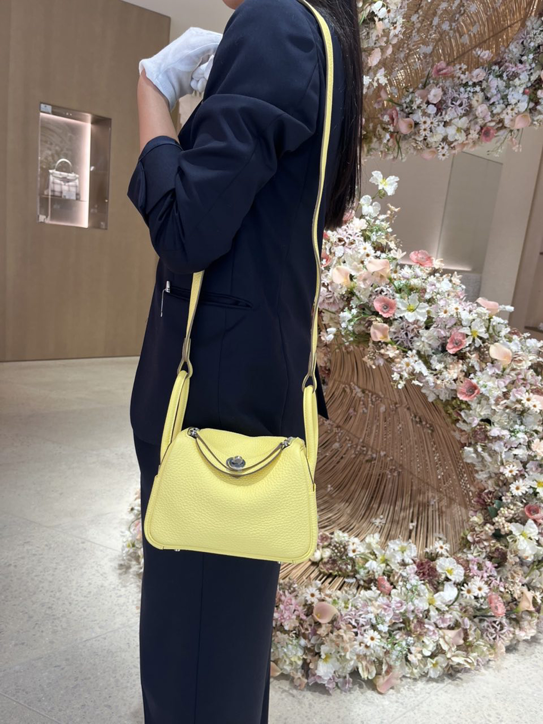 Unused ( Rank NS ) HERMÈS Mini Lindy Limoncello (0Y) Clemence