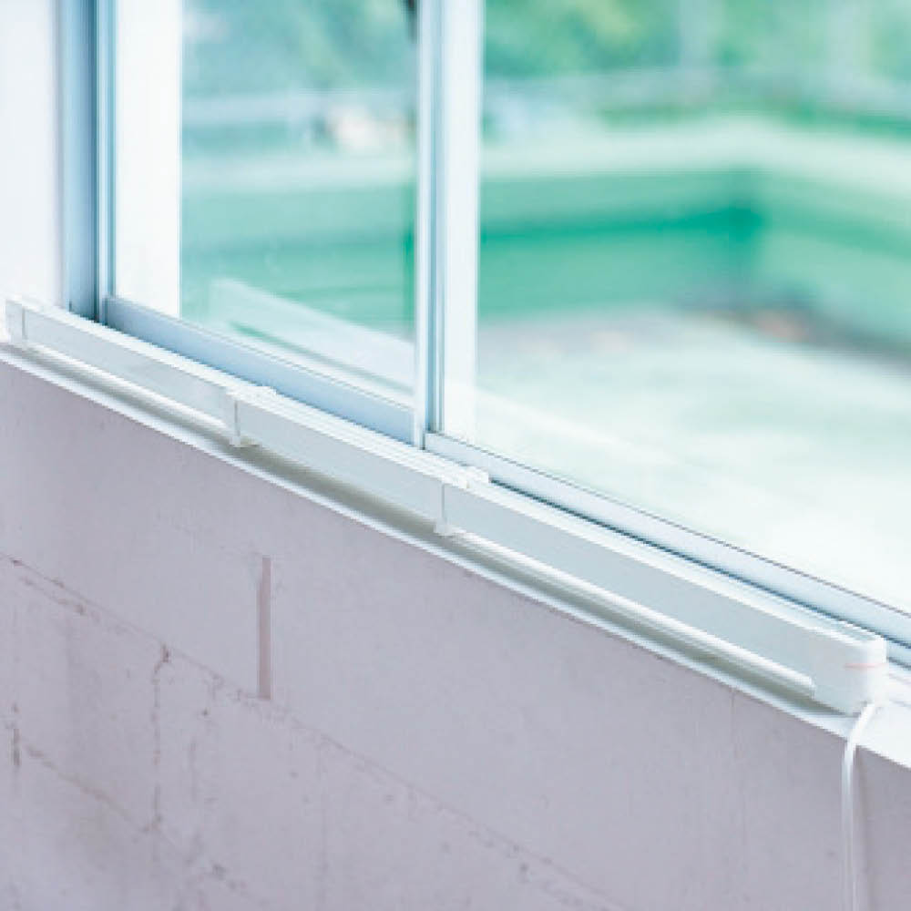 結露と冷気を抑制！「窓際ヒーター」幅120～190cm伸縮式 通販 - ディノス