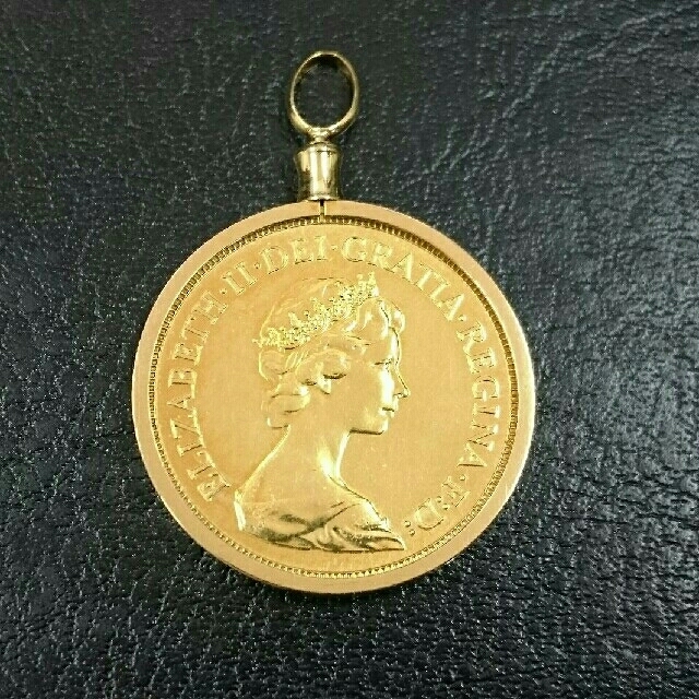 特年1982年 K22 ソブリン金貨 1ポンド エリザベス2世 トップの通販 by