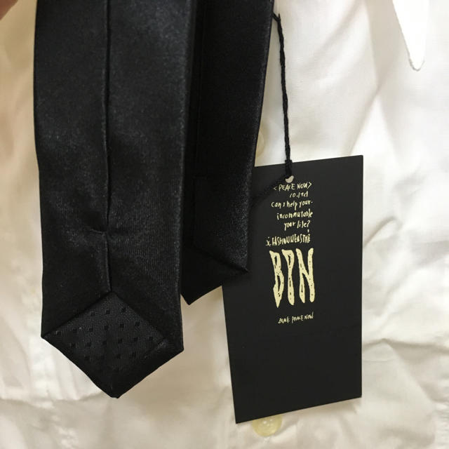 BLACK PEACE NOW - BPN 綿白シャツ 黒ネクタイ付きの通販 by マップ