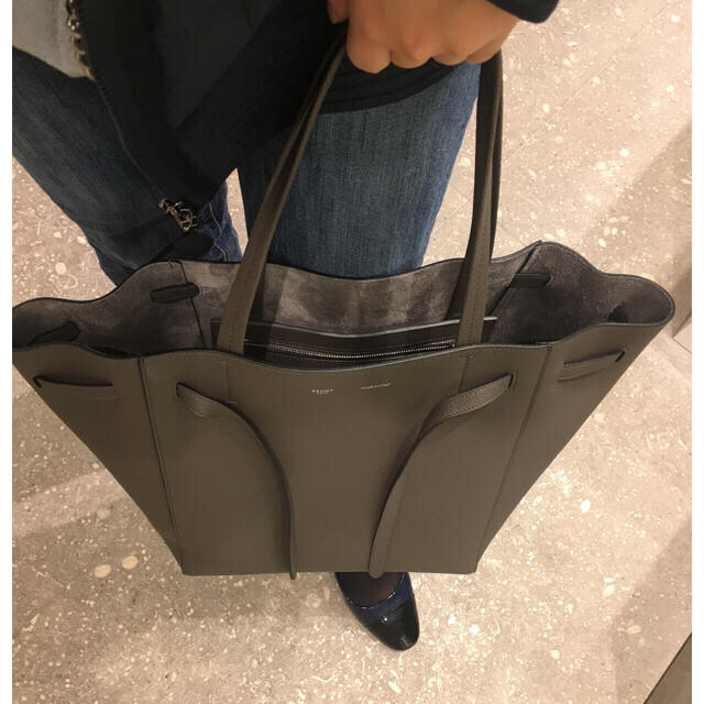 CELINE - 日本未発売 celine 新色 カバ ファントム✨の通販 by from