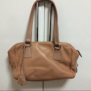 PRADA（ボストンバッグ ・ ベージュ系）のフリマアイテム一覧