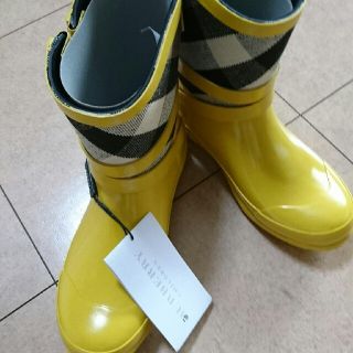 BURBERRY（長靴/レインシューズ）のフリマアイテム一覧