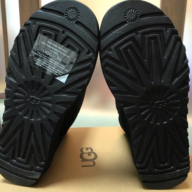 UGG - アグ UGG スワロフスキーピン付きムートンブーツ 黒 6サイズ