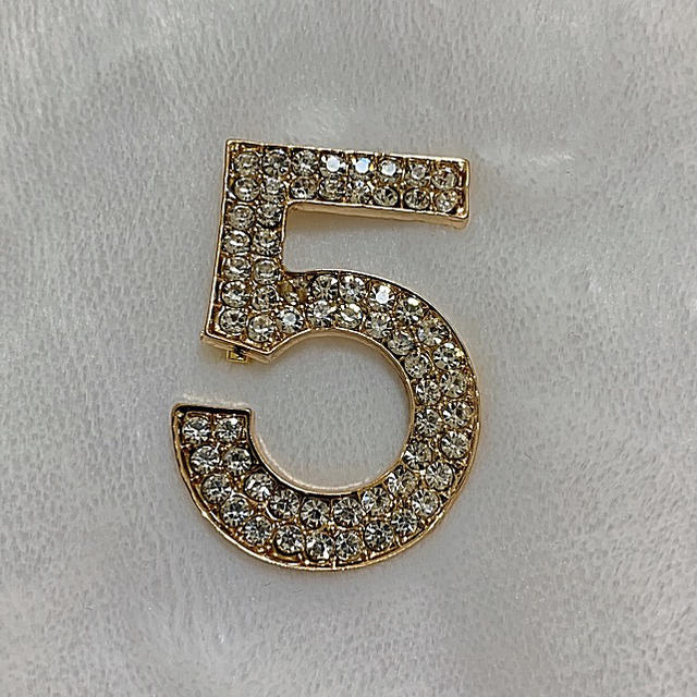 CHANEL - シャネルノベルティNo．5ブローチの通販 by 007's shop