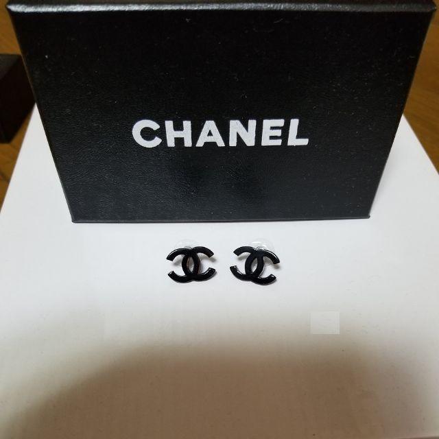 CHANEL - 新品 定番CCロゴマーク 黒ピアス ブラックの通販 by ココ