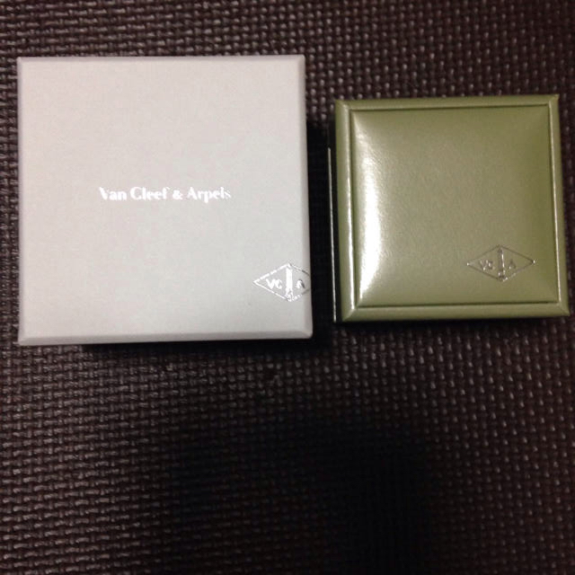 Van Cleef & Arpels - ヴァンクリ リングケース 空箱付の通販 by AA