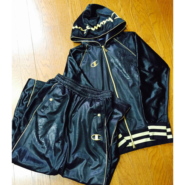 Champion - 値下げ黒ゴールドチャンピオンセットアップの通販 by