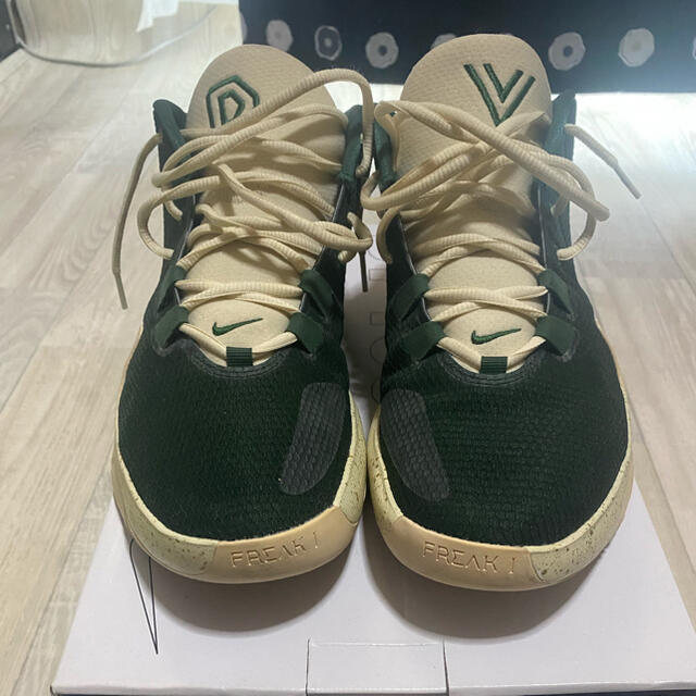 NIKE - NIKE ZOOM FREAK 1 ナイキ ID 28.5 bucksの通販 by xxx｜ナイキ