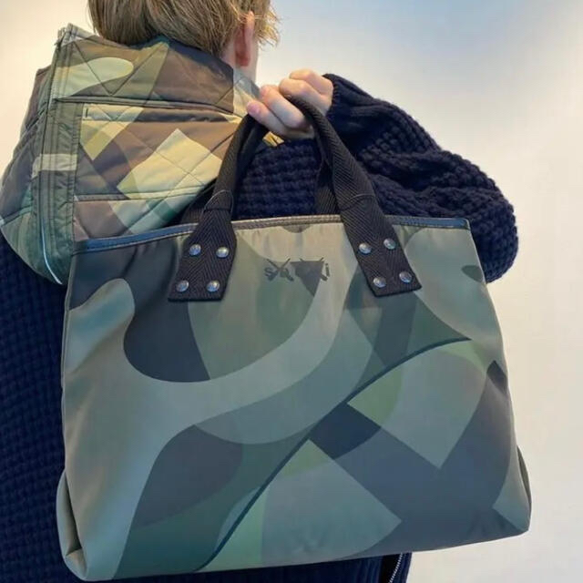 sacai - sacai KAWS Tote Medium BAG トートバッグ M camoの通販 by