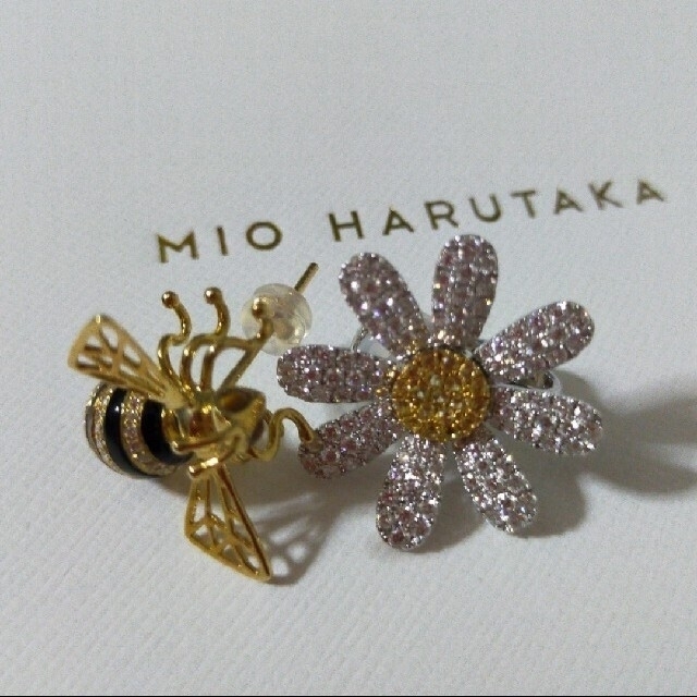 mio harutaka ミオハルタカ マーガレット 蜂 ピアス ダイヤモンドの