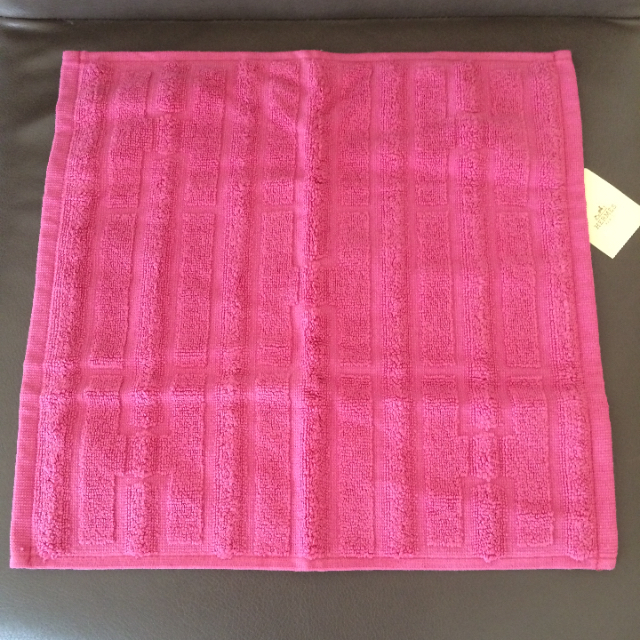 HERMES - 新品 エルメス タオルハンカチ ピンクの通販 by yuri