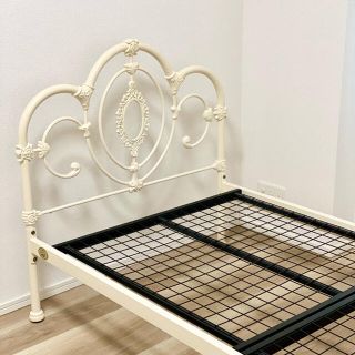 LAURA ASHLEY（ベッド/マットレス）のフリマアイテム一覧