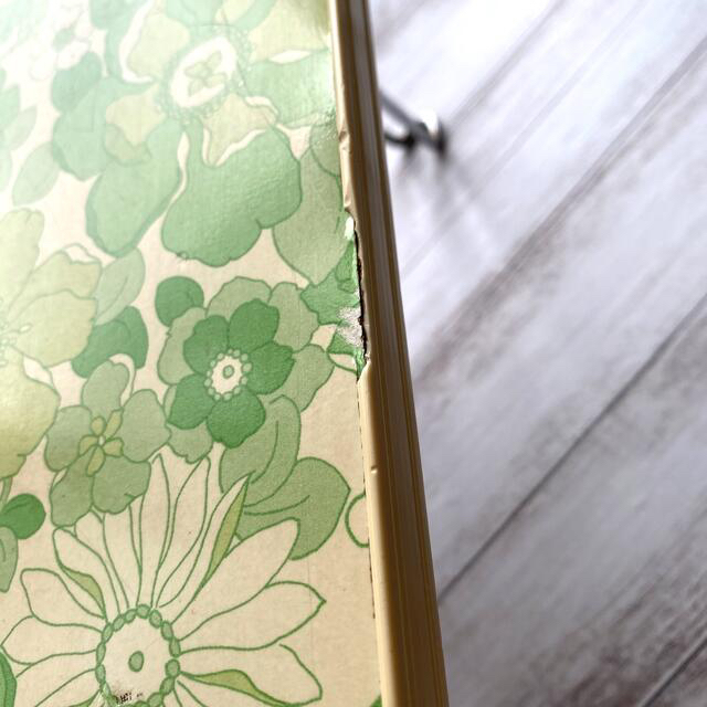 昭和レトロ】小さな花柄テーブル グリーン基調 4本脚折りたたみ式