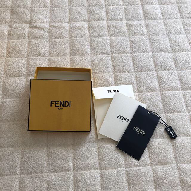 FENDI - FENDI 紙袋 ギフトBOXの通販 by きらら｜フェンディならラクマ