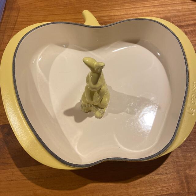 LE CREUSET - ルクルーゼ アップルディッシュ (パイラビット付き)の