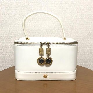 VERSACE（バッグ ・ ホワイト/白色系）のフリマアイテム一覧