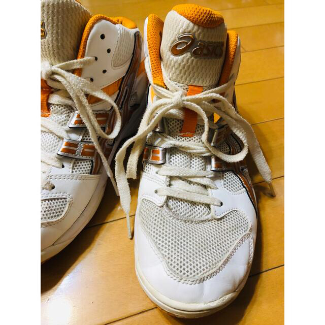 アシックス 白×オレンジ ハイカット 23.5cmの通販 by mat shop｜ラクマ