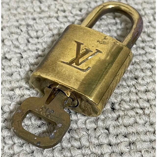 LOUIS VUITTON - ルイヴィトン パドロック キーホルダー チャームの