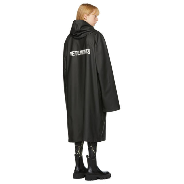 vetements ヴェトモン レインコートの通販 by じょま｜ラクマ