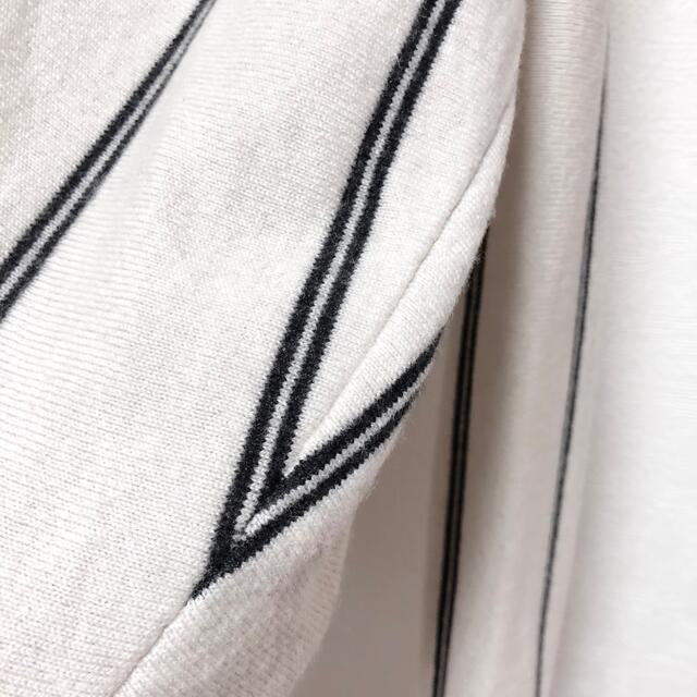 美品 ブルネロクチネリSモニーレ装飾 胸章 カシミア100ニットトップス