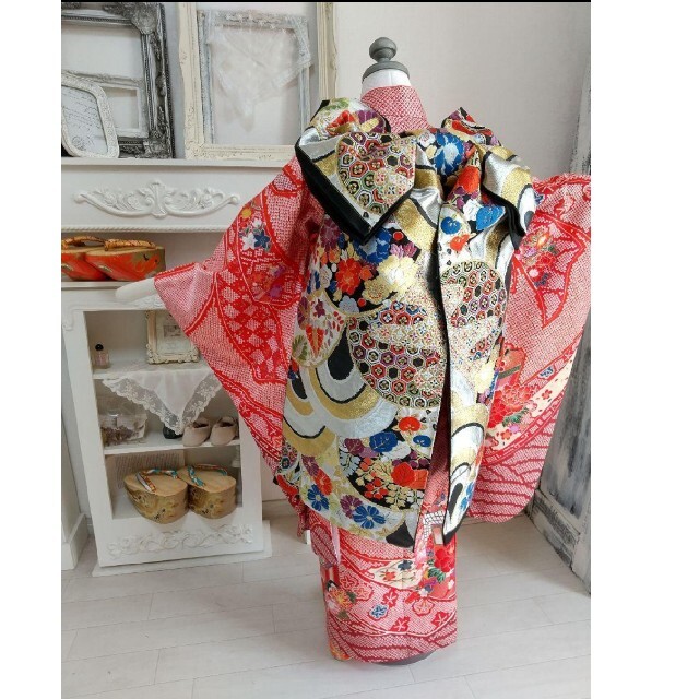 赤の鹿の子柄の着物にだらり帯の通販 by しの｜ラクマ