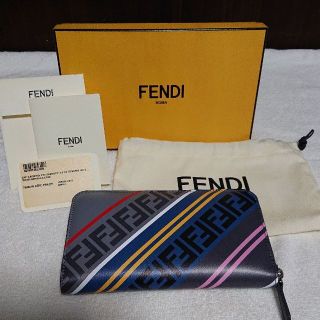 FENDI（財布 ・ マルチカラー）のフリマアイテム一覧