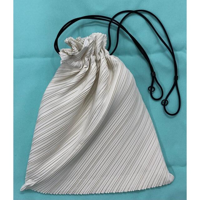 PLEATS PLEASE ISSEY MIYAKE - プリーツプリーズ 巾着バッグISSAY