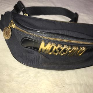 MOSCHINO（ボディバッグ/ウエストポーチ）のフリマアイテム一覧
