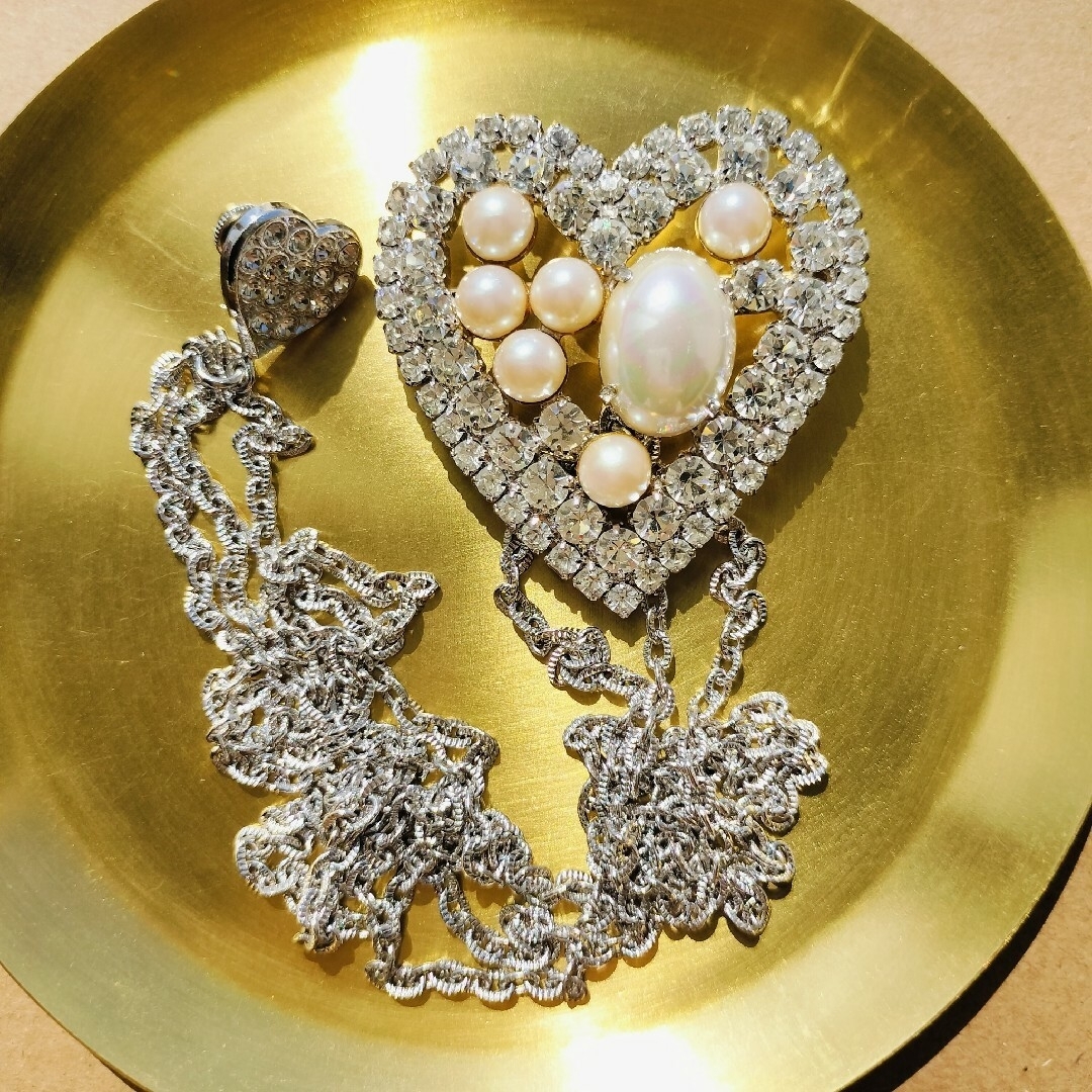 TOMORROWLAND - ヴィンテージハートのビジューダブルブローチの通販 by