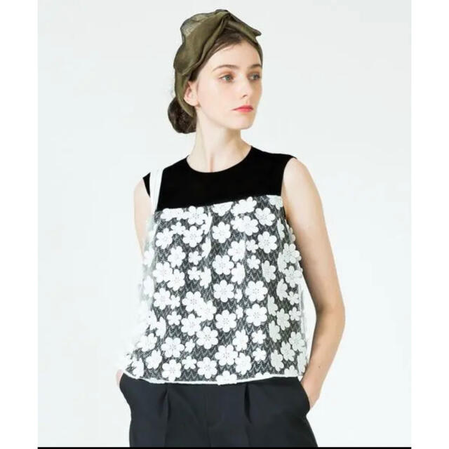 allureville - ルルウィルビー フロートフラワーレースブラウス 花柄