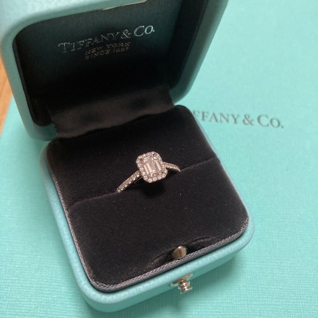 Tiffany & Co. - ティファニー ソレスト リング エメラルドカットの