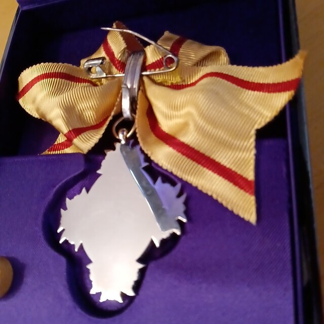 激レア 美品!】勲七等宝冠章 明治勲章 略章 化粧箱入 本物保証 勲章