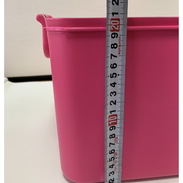 タッパーウェア ハンドルコンテナ 13.7 L の通販 by ☆__☆｜ラクマ