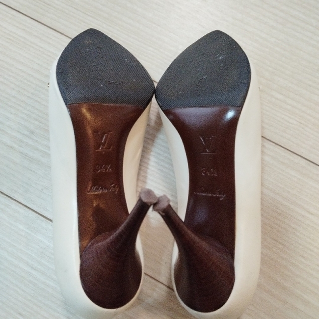 LOUIS VUITTON - LOUIS VUITTON ポインテッドトゥパンプスの通販 by