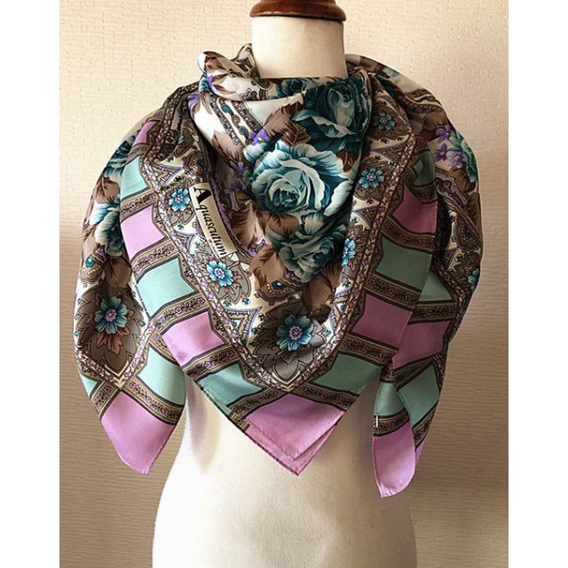 AQUA SCUTUM - 未使用Aquascutumアクアスキュータム スカーフ110㎝×109