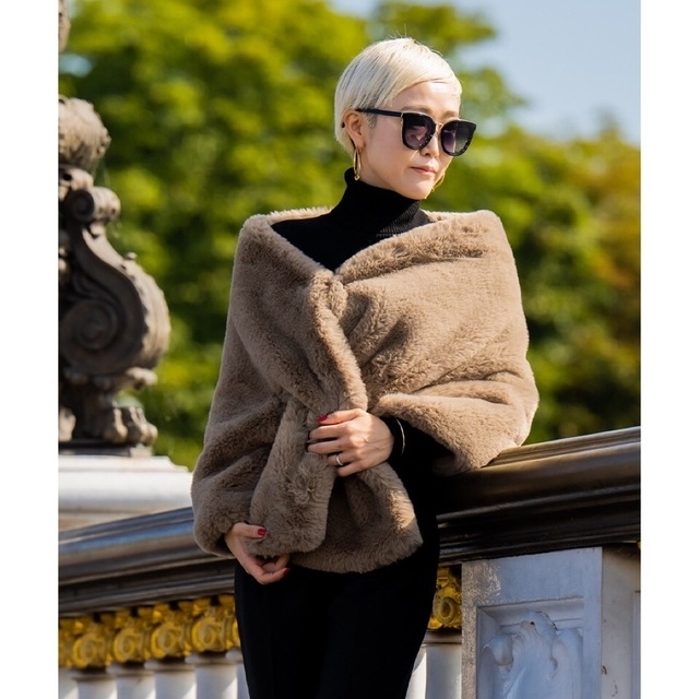 美品♡JENNE ジェンヌ リッチボリューム ファーケープ ベージュの通販