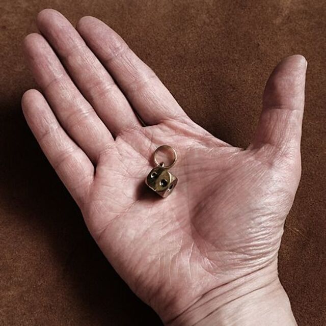 真鍮 サイコロ キーホルダー（二重リング付き）ダイス さいころ 賽子