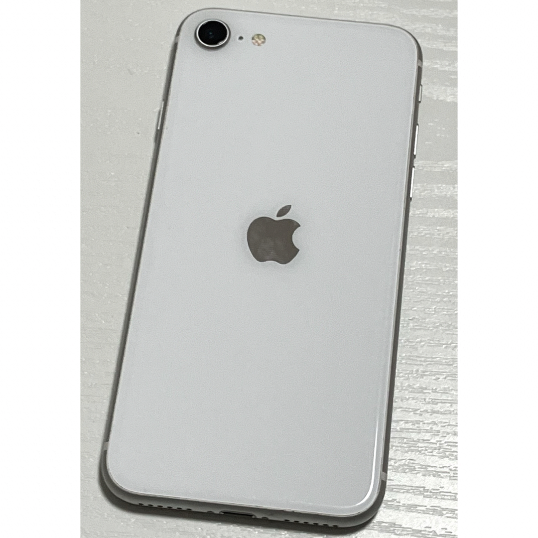 専用です iPhone SE 第2世代 (SE2) ホワイト 64 GB docomo 中古