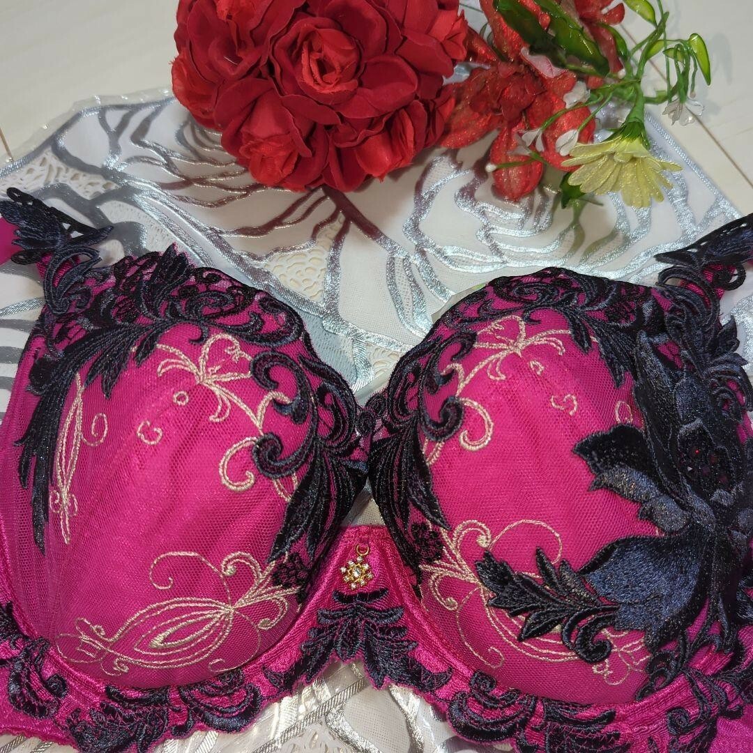 Wacoal - salute サルート 店舗限定 78G 歌舞伎 G65＆ソングTバック