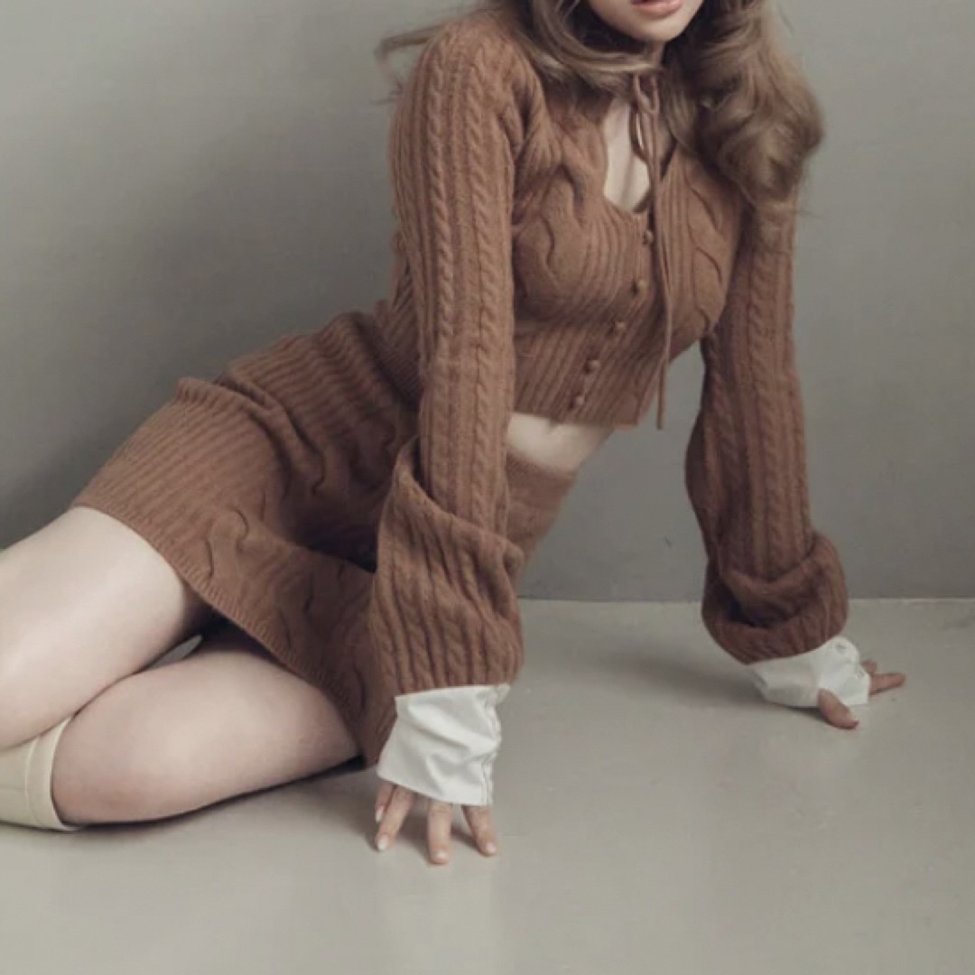 ANDMARY ヴィヴィアンニットリボントップス