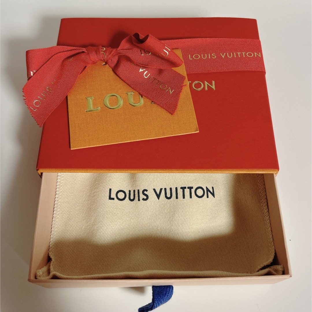 LOUIS VUITTON - ルイヴィトン クリスマス限定ラッピング箱 中袋付きの
