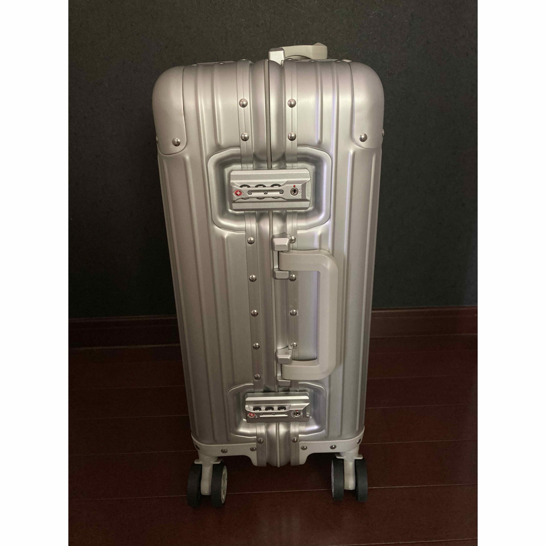 メルセデスベンツ アルミスーツケース 32 L 機内持込み可 未使用