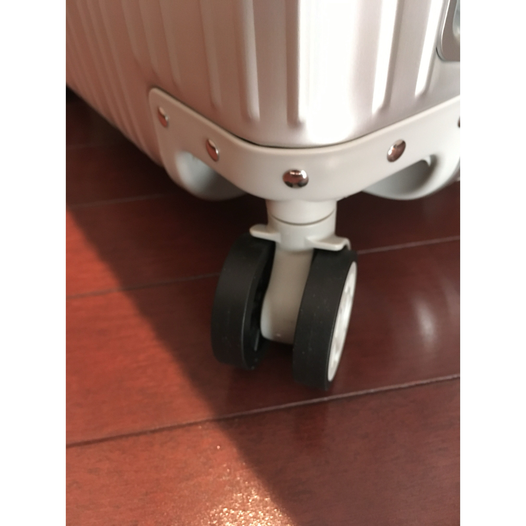 メルセデスベンツ アルミスーツケース 32 L 機内持込み可 未使用