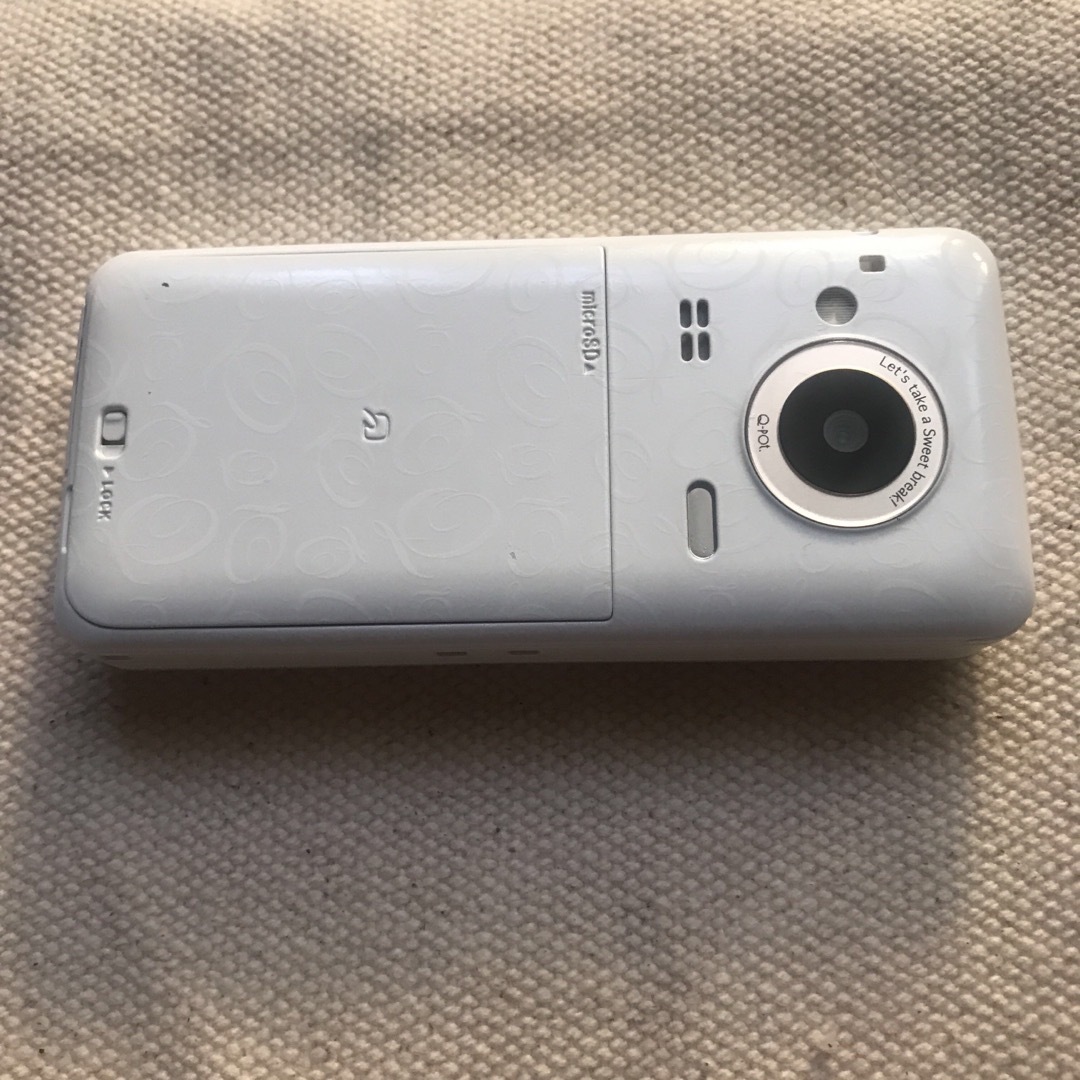 ドコモ 携帯電話 ガラケー SH-04C ビスケット Q-pot. docomoの通販 by