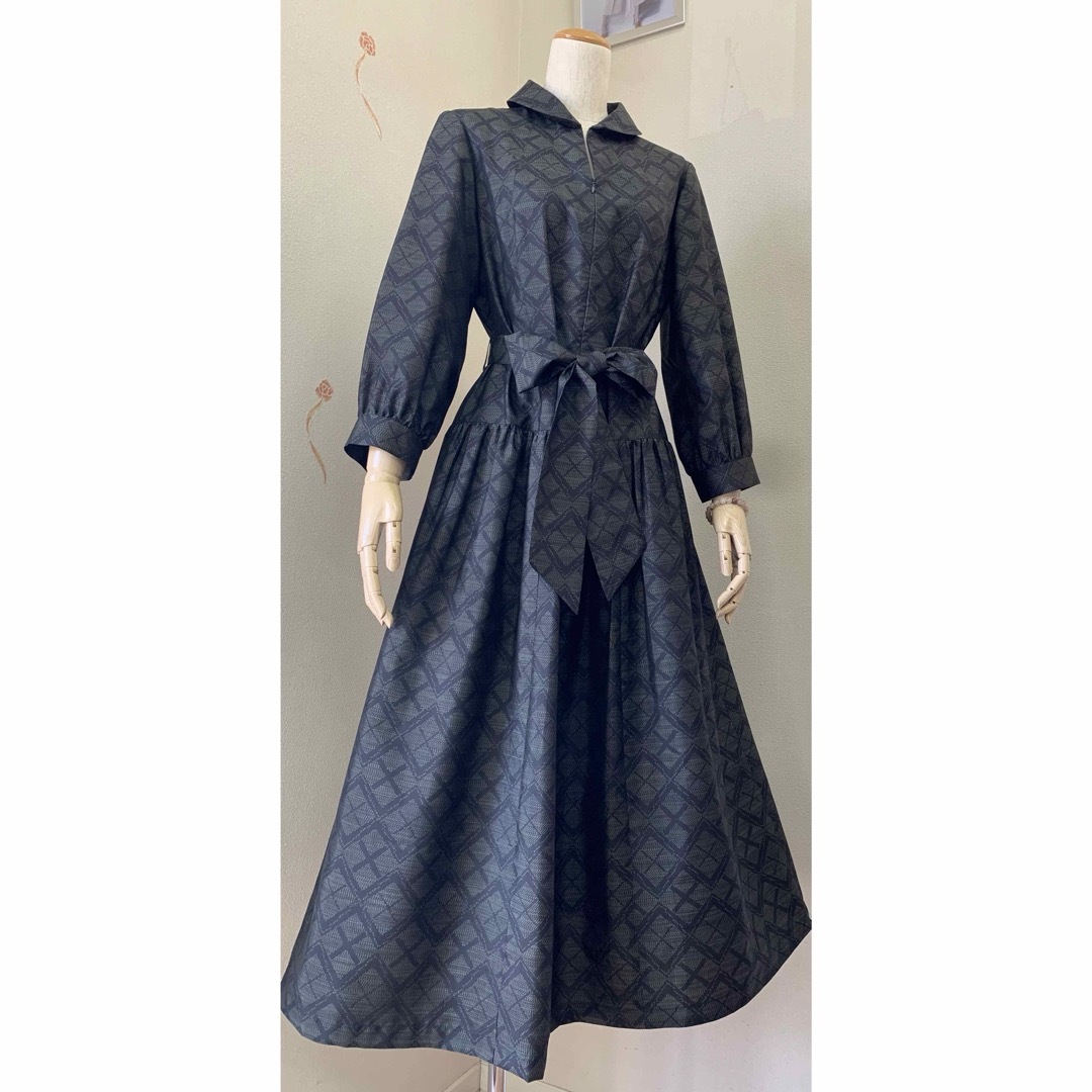 NO:220）売約済み）プロの仕立て)着物リメイク&大島紬襟付きワンピース