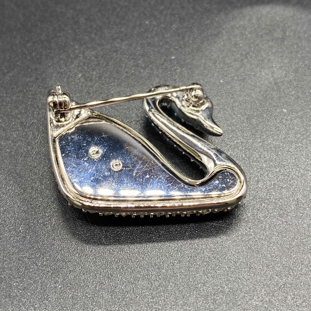 SWAROVSKI - 箱付き スワロフスキー ブローチ スワン ラインストーン