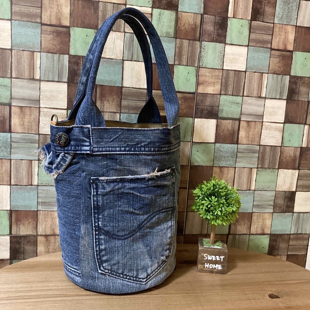 デニムリメイク 丸底トートバック❤︎Mサイズの通販 by grace's shop