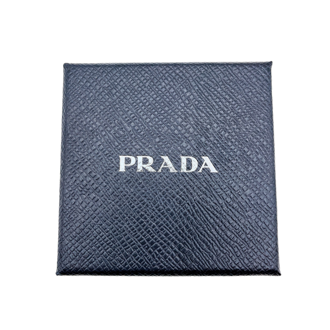 PRADA - 極美品 プラダ 三角プレート トライアングル ブローチ