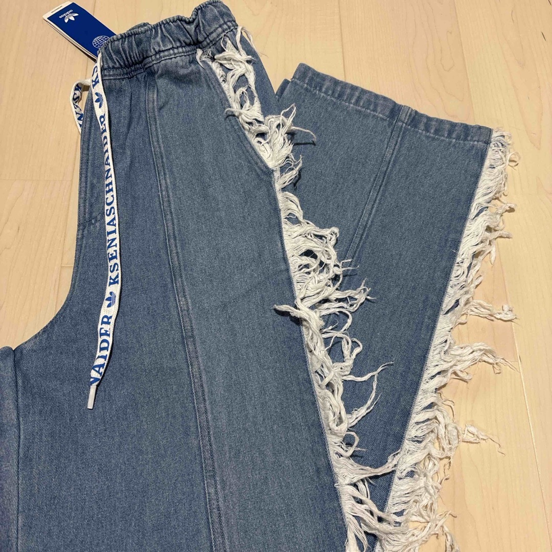 adidas - adidas KSENIASCHNAIDER デニム フレイドジーンズの通販 by